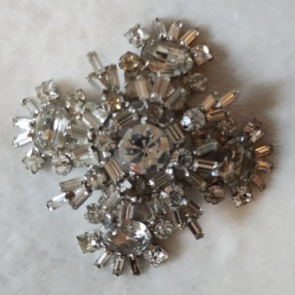Vintage Oversize Rhinestone Brooch - Picture 6 of 11